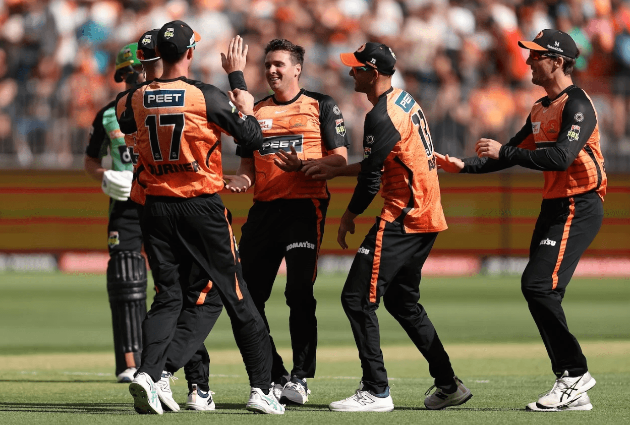 Scorchers capitalise on another Stars horror show