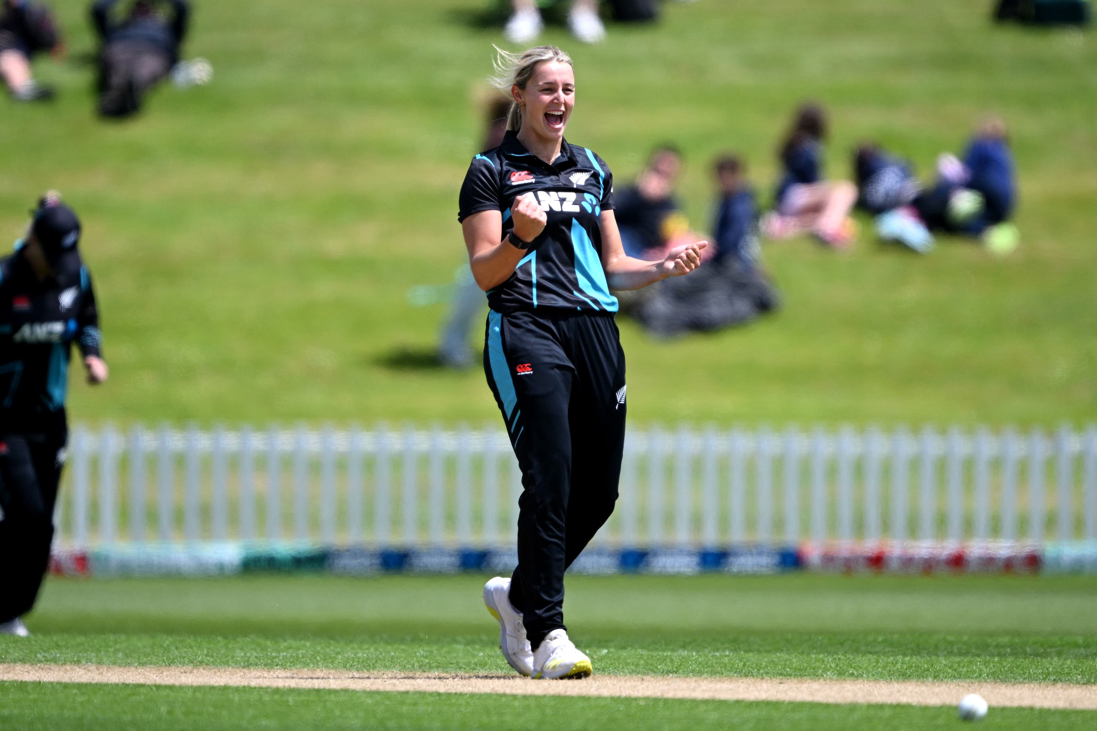 Pakistan spoil White Ferns' party to claim T20 series victory