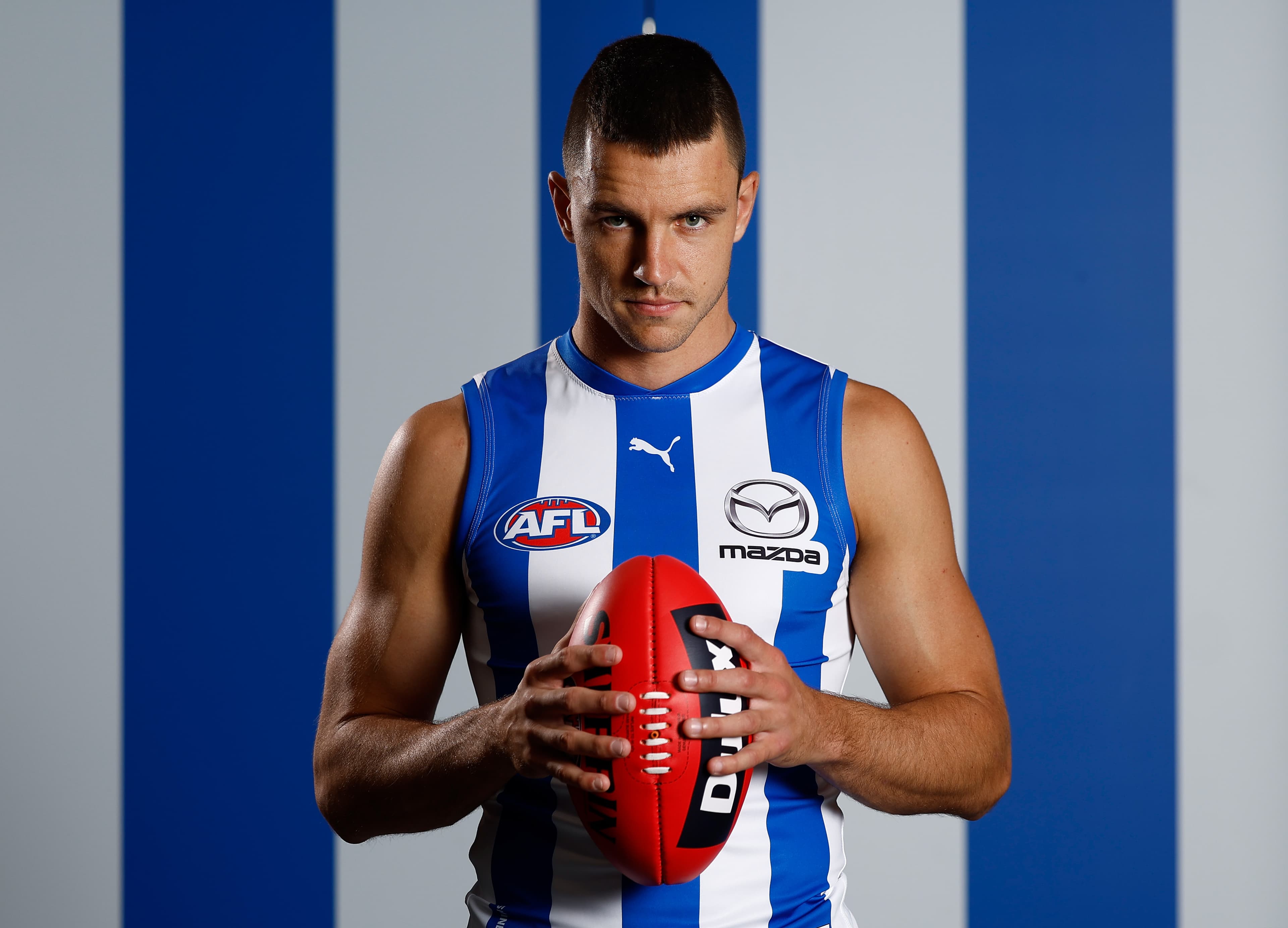 Kangaroos star turns back on free agency to sign $9m deal