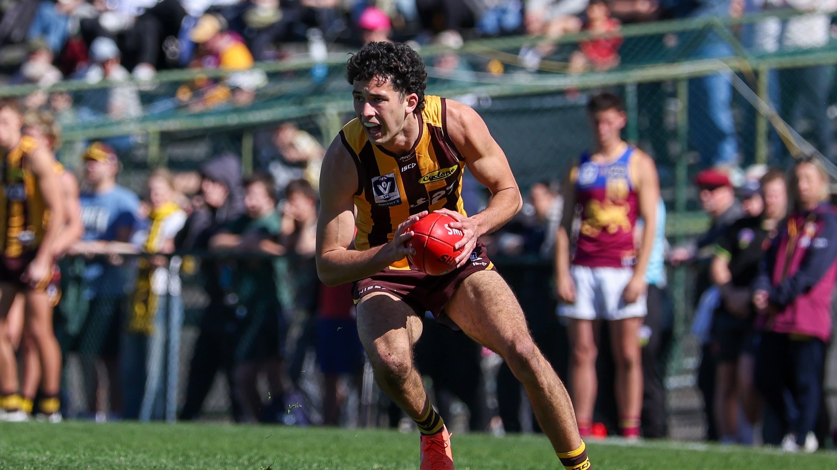 VFL R1 Wrap: Father-son Hawk turns heads as Tiger kicks five