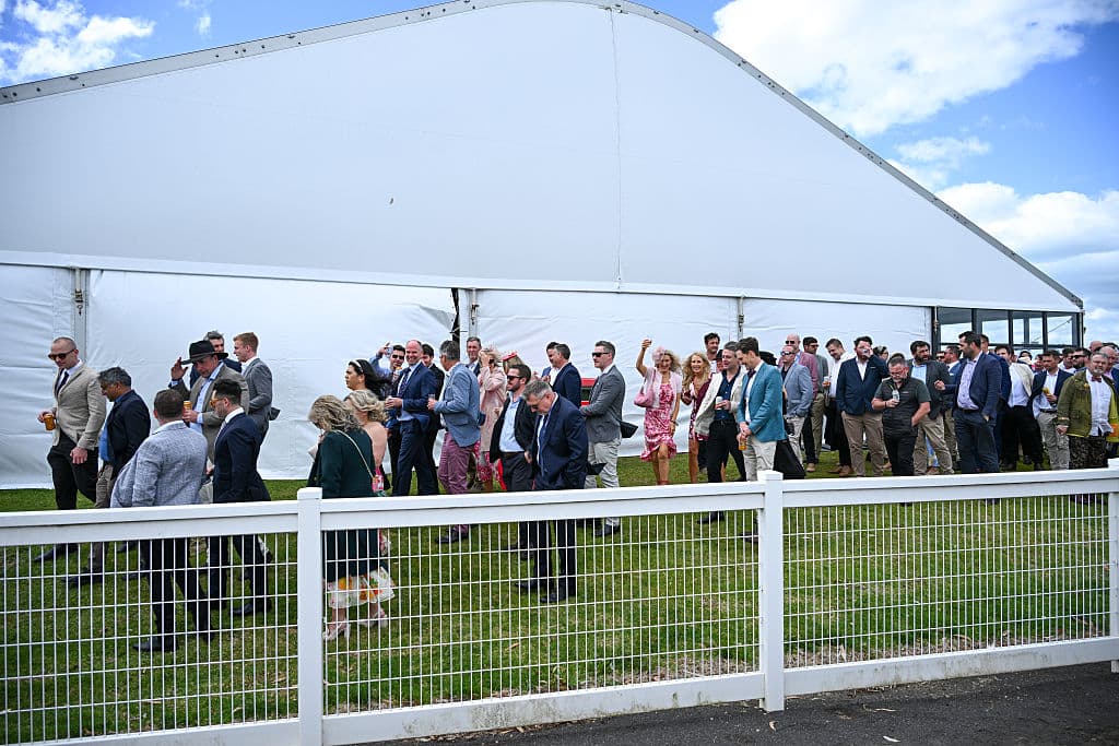 Insane weather forces Geelong Cup abandonment