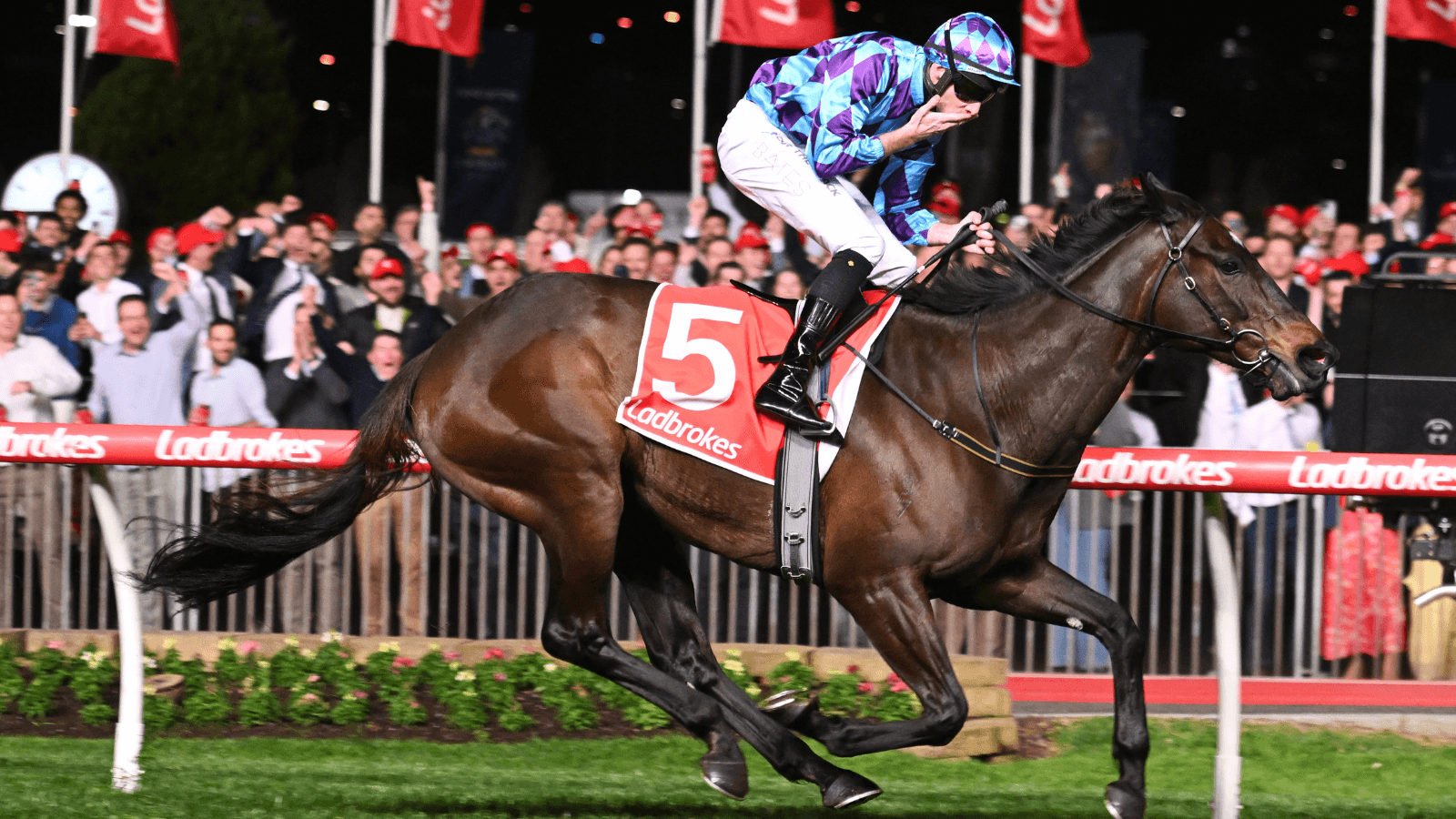 How Muhammad Ali-esque Pride Of Jenni shocked Bates