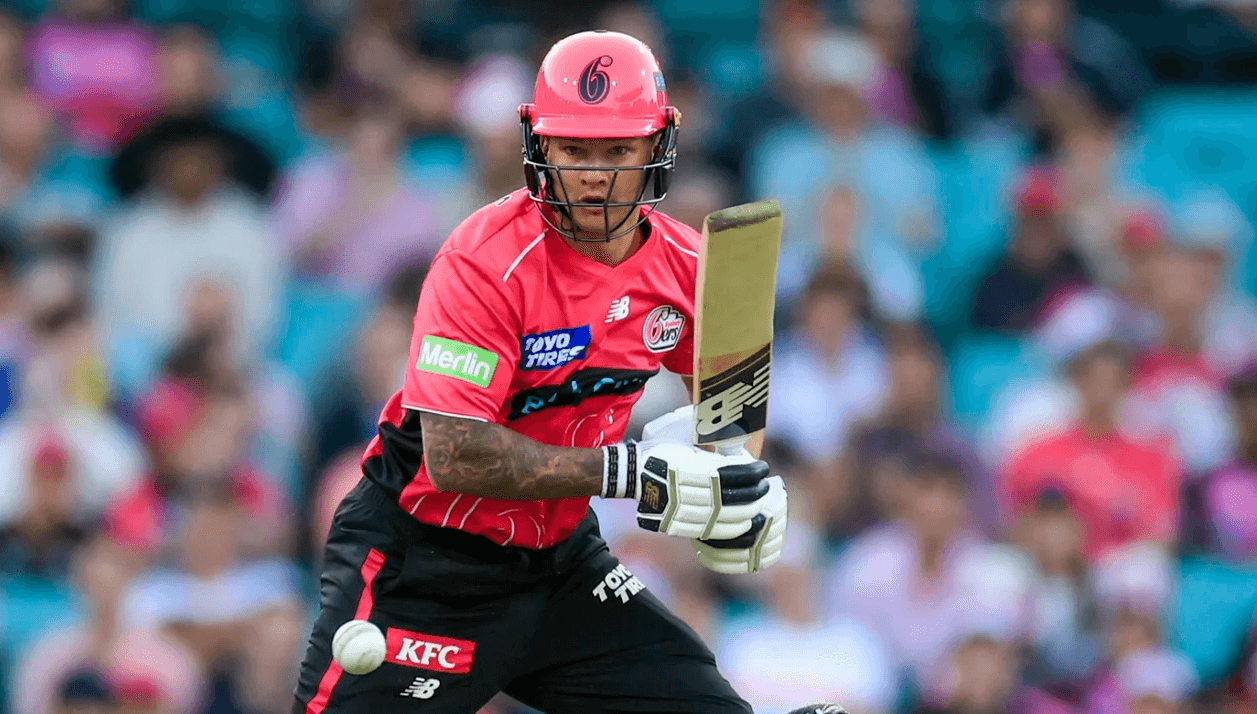 Sixers star falls agonisingly close of a century in Sydney Smash win