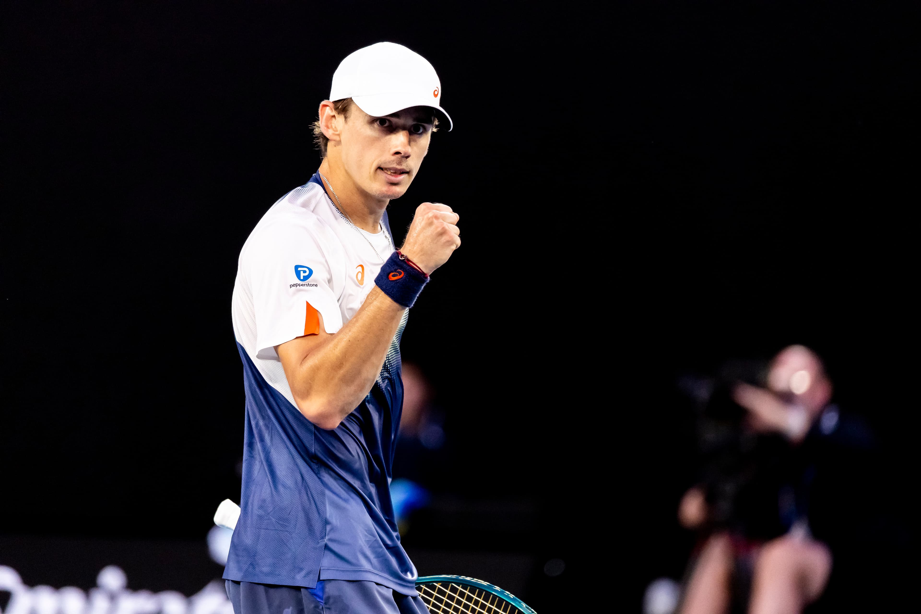 Can "disruptor" De Minaur break into a Grand Slam semi?