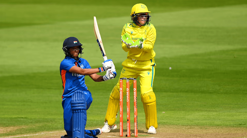 Phoebe Litchfield powers Australia past White Ferns in first Twenty20