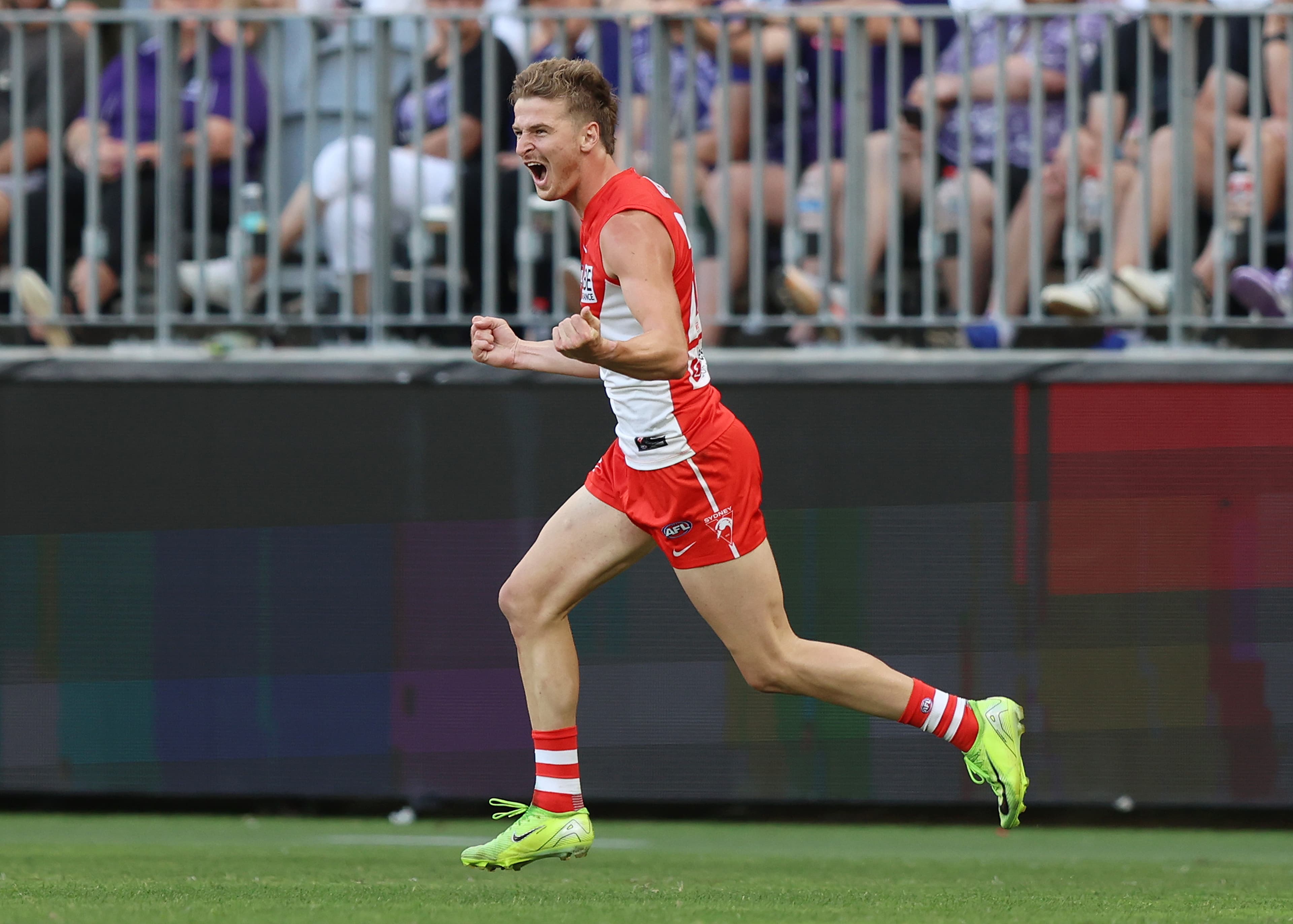 Swans coach Cox hails phenomenal mature-age recruit