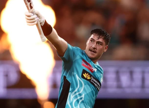Records tumble in the most ridiculous BBL game in history