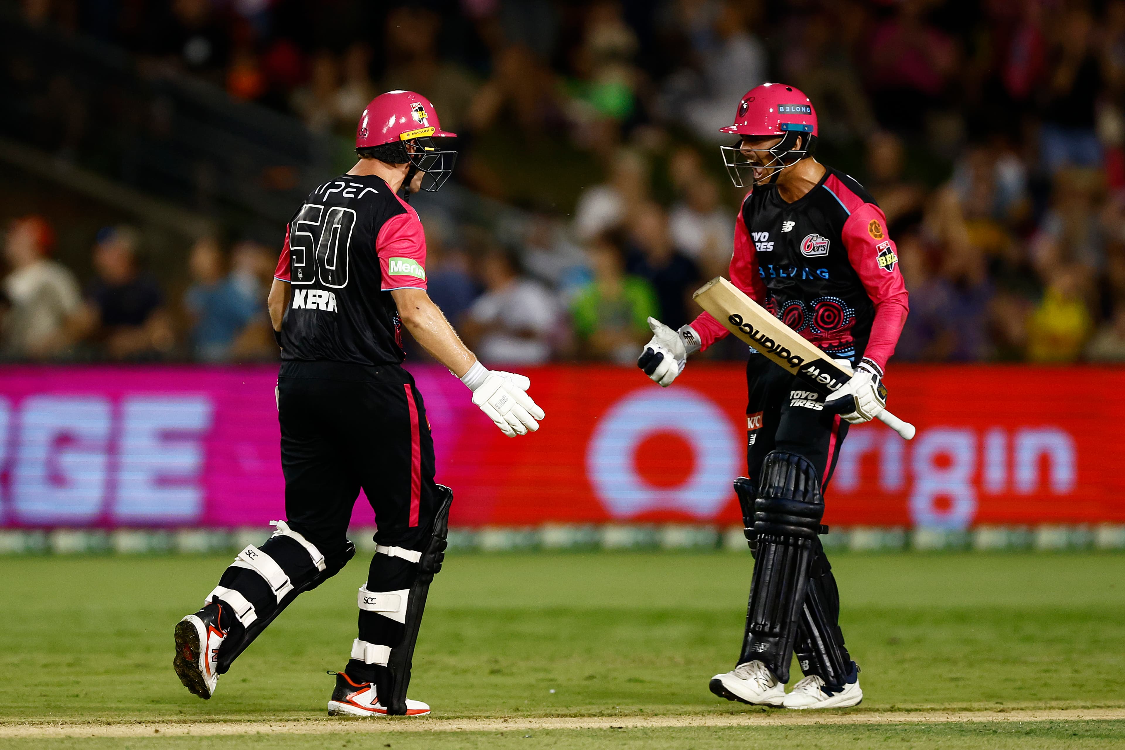 Joel Davies steers Sixers to ugly win over the Heat in Coffs Harbour